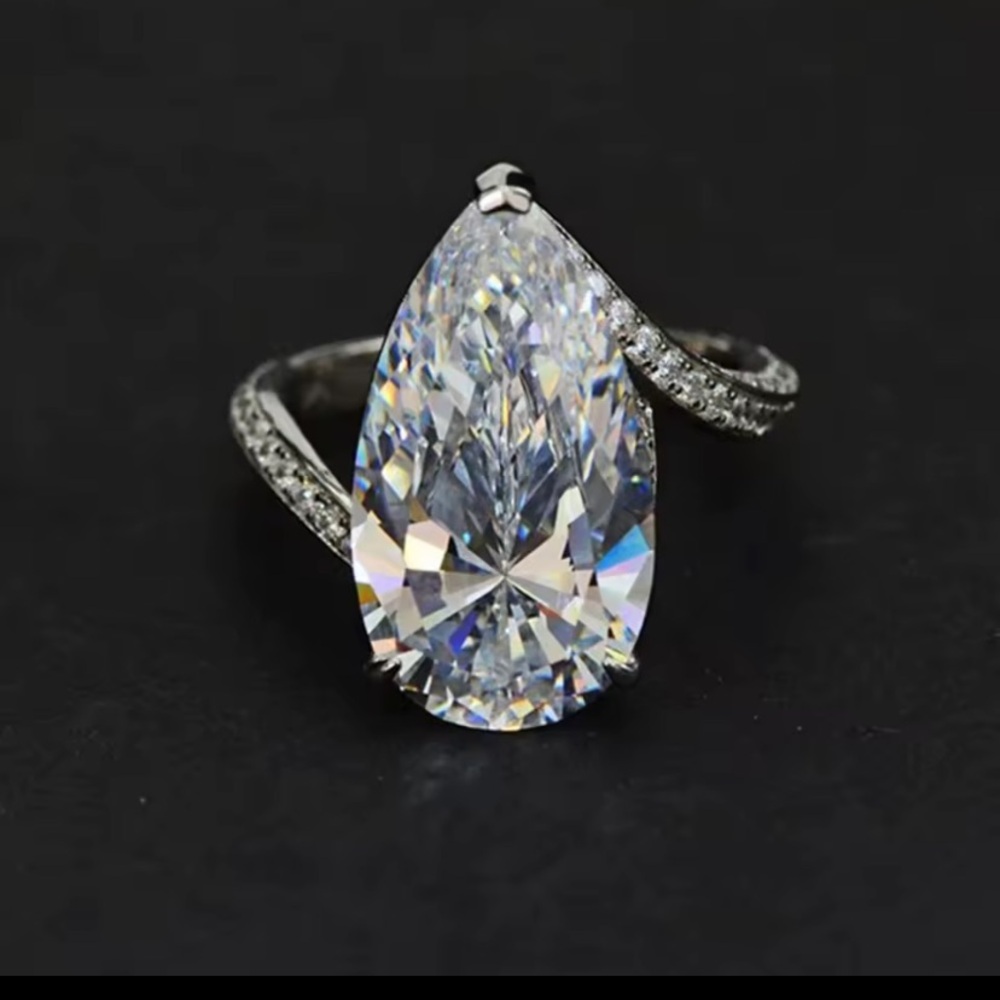 Classic Pear-Cut Silver-tone PavΓ© Ring with Clear Moissanite Stone